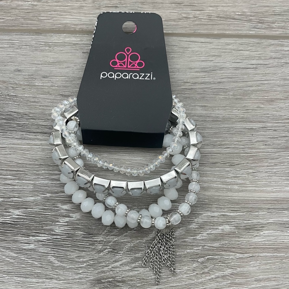 Bundle of Paparazzi Jewelry - Picture 4 of 7